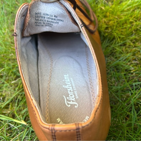 Florsheim Boy Cap Toe Leather Oxfords Big Boy Size 4 Memory Foam Lace Up Comfort - Picture 10 of 10